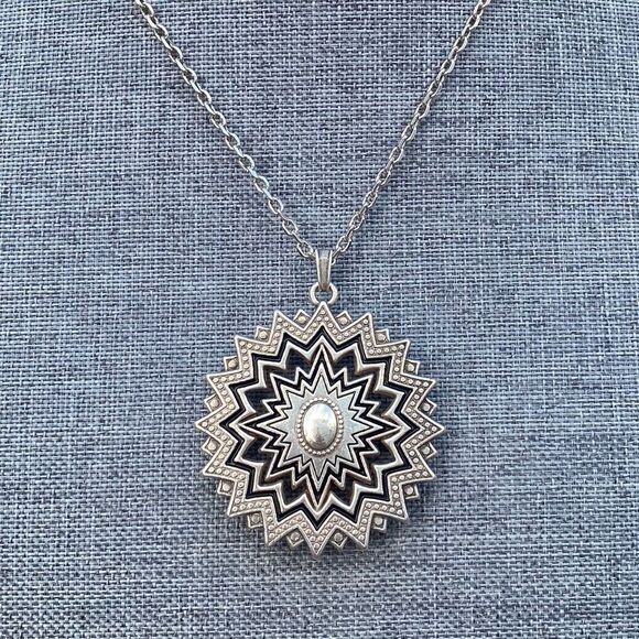 NWT New Brighton Gold/Silver Reversible Dynasty Sol Necklace w/Red Crystal - Picture 7 of 9